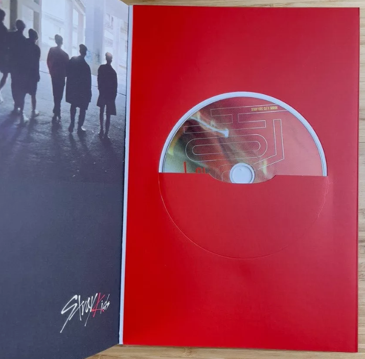 Stray Kids - CLE: Miroh Album - CD Photobook - Poster Page. Seungmin