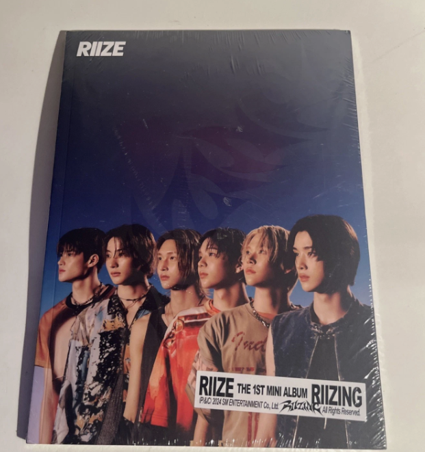 RIIZE - The 1st Mini Album [RIIZING] CD/Photo Book Riizing