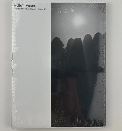 (G)I-DLE - We are - I Ver. - 8th Mini Album – CD + Photobook + Photocard